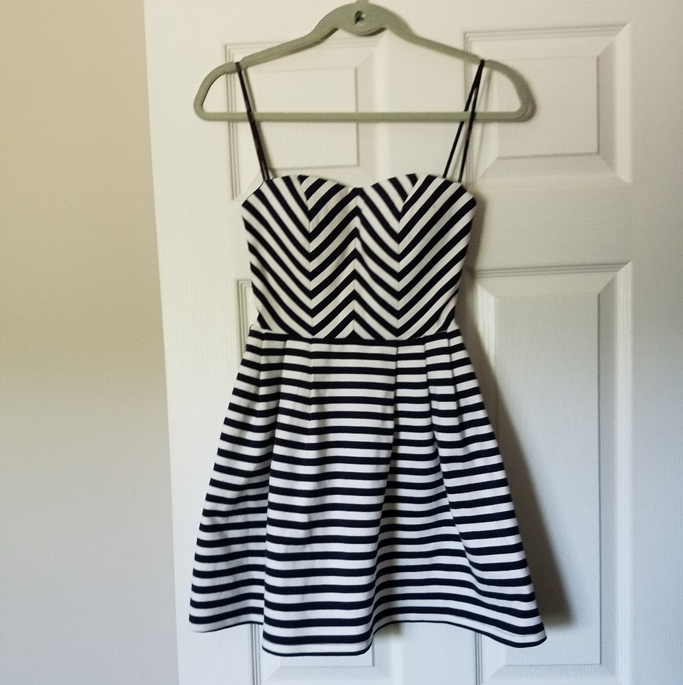 Cute b&w dress